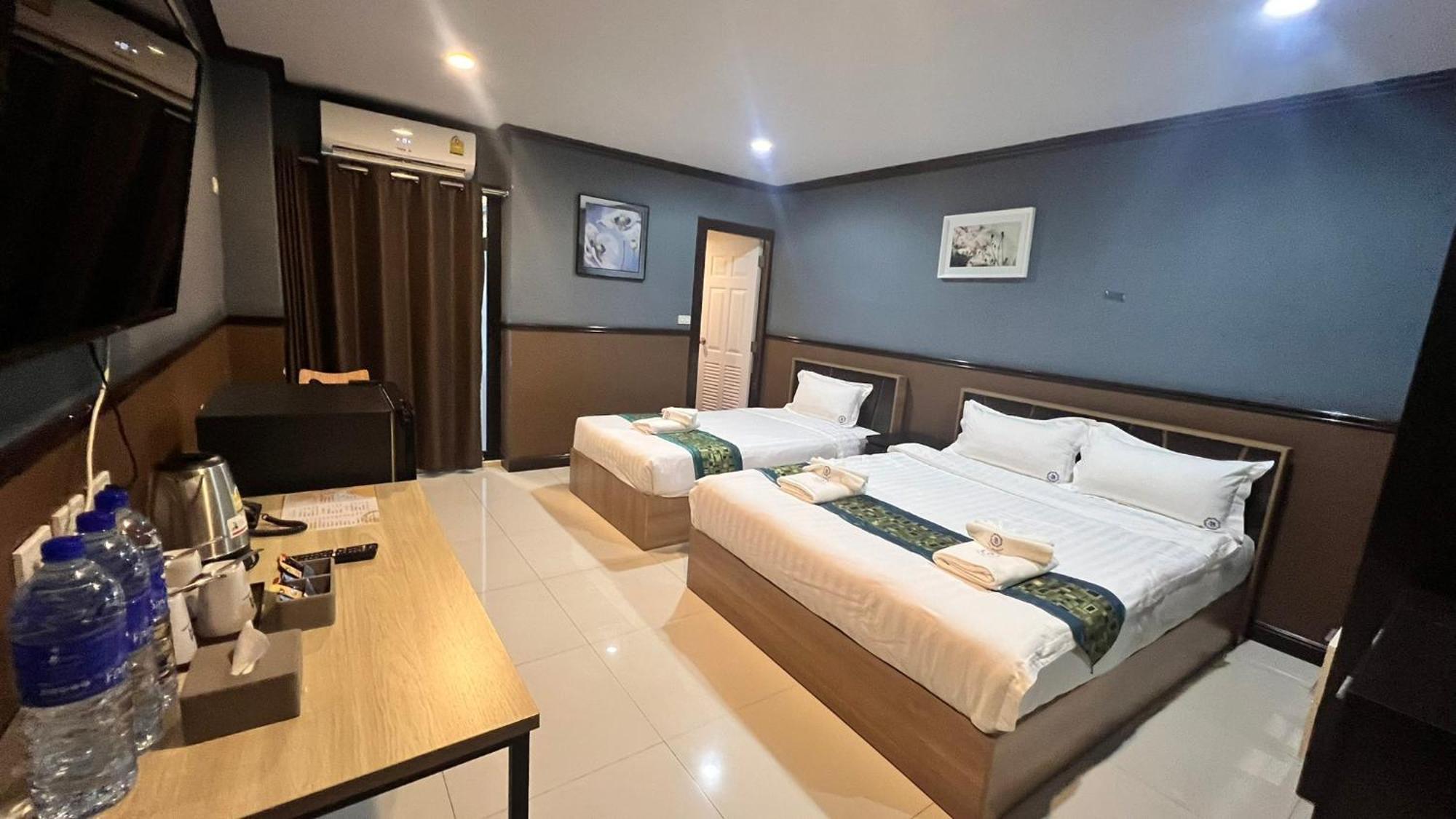 The Breton Hotel Media Bangkok Kültér fotó