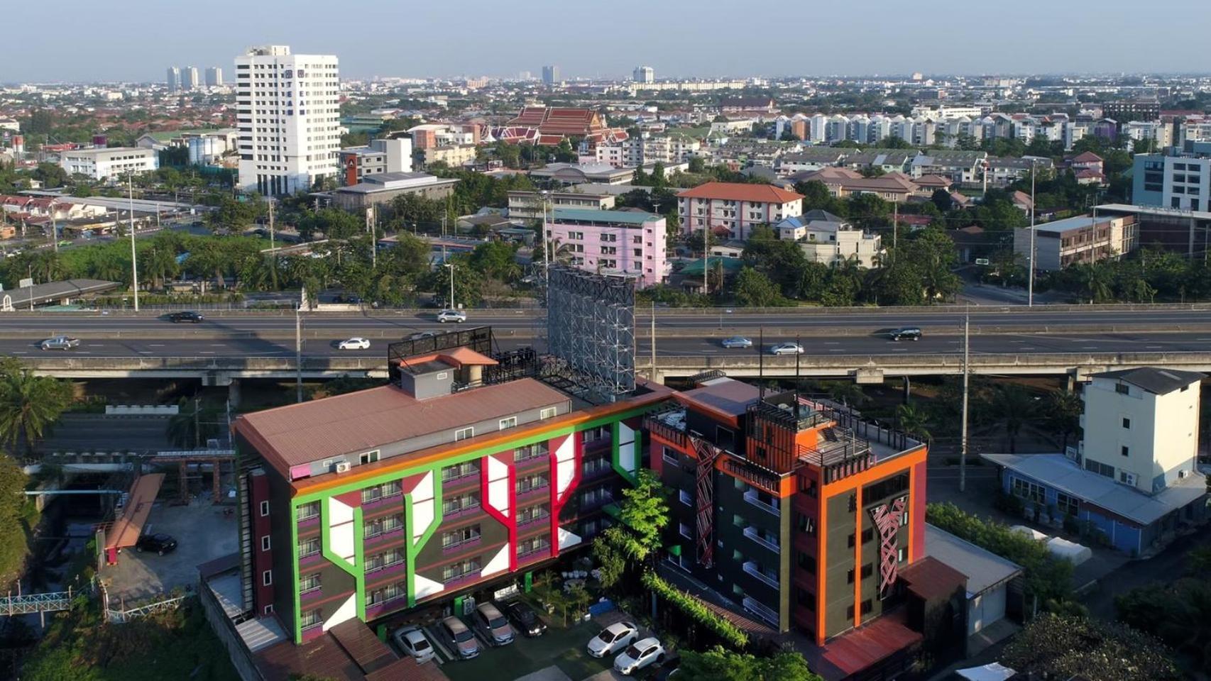 The Breton Hotel Media Bangkok Kültér fotó
