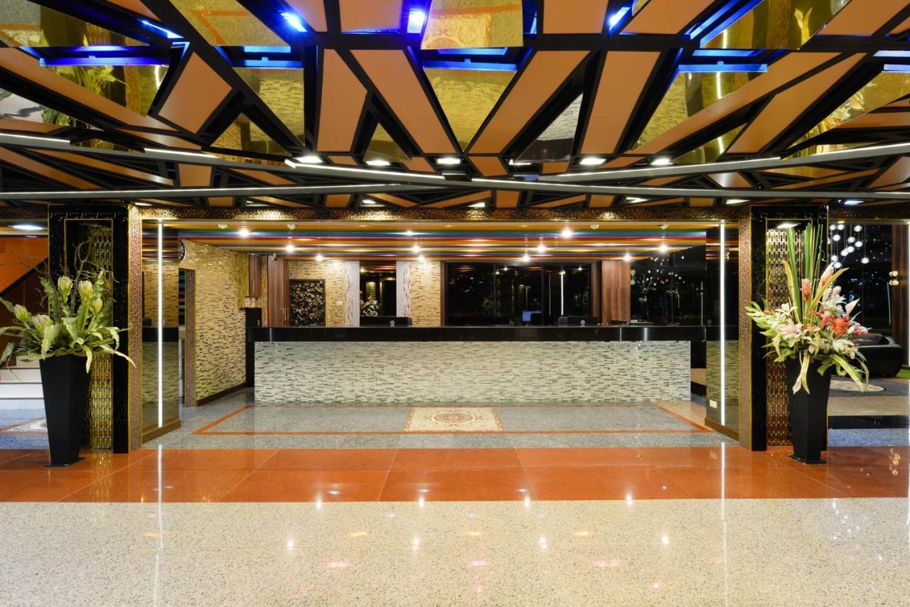 The Breton Hotel Media Bangkok Kültér fotó