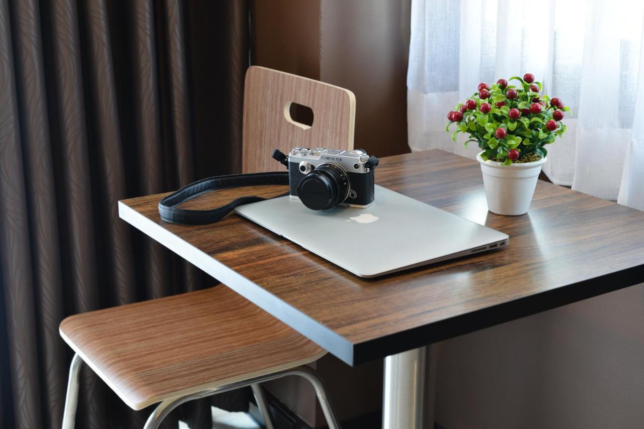 The Breton Hotel Media Bangkok Kültér fotó